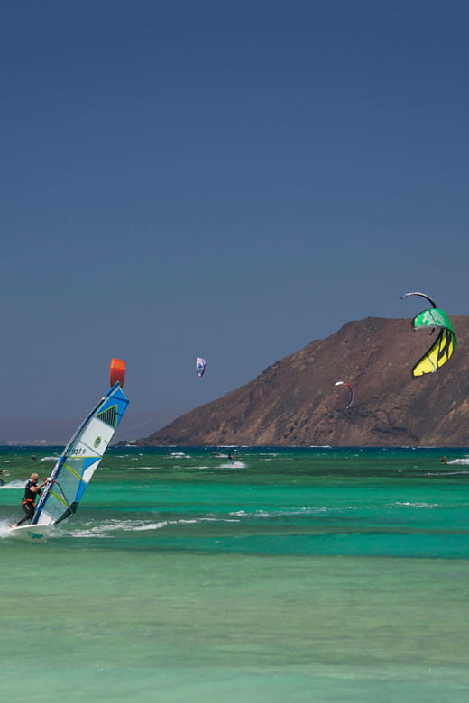 Learn to windsurf in Fuerteventura! - Summary: Who Should Sign Up?