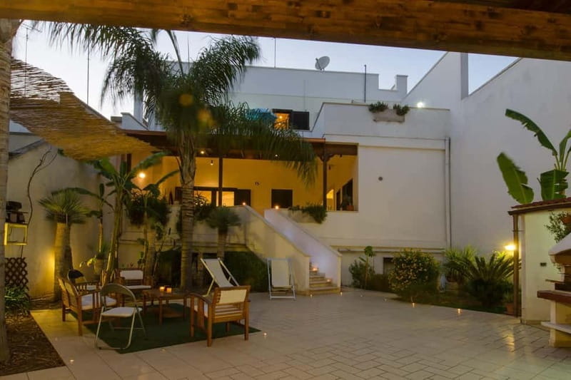 Lecce: Cooking class on fresh pasta in the garden of an old shed - Listening to “La Pizzica”: Music, Guitars, and Folk Songs