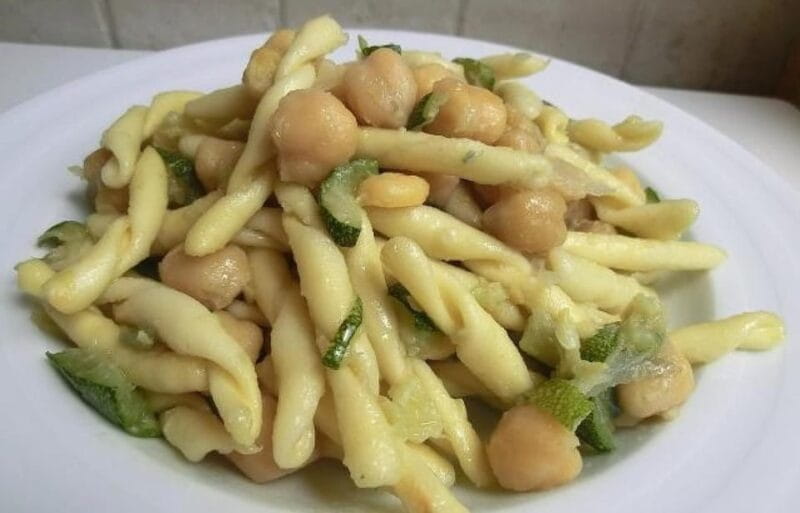 Lecce Home Cooking Class: Craft Orecchiette & Savor Wine - Who Should Consider This Experience?