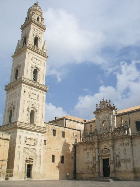 Lecce: Sightseeing Tour, the Florence of South Italy - The Roman Amphitheatre and Historic Endpoints