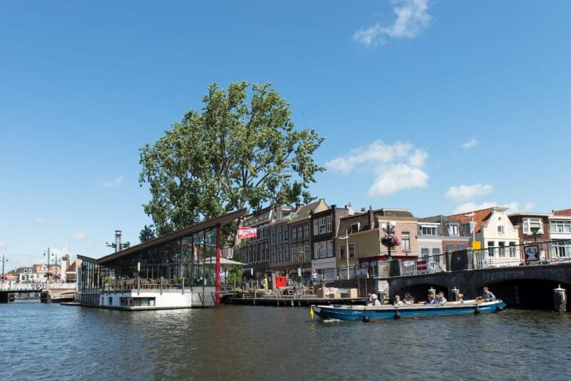 Leiden: Guided City Canal Cruise - FAQs