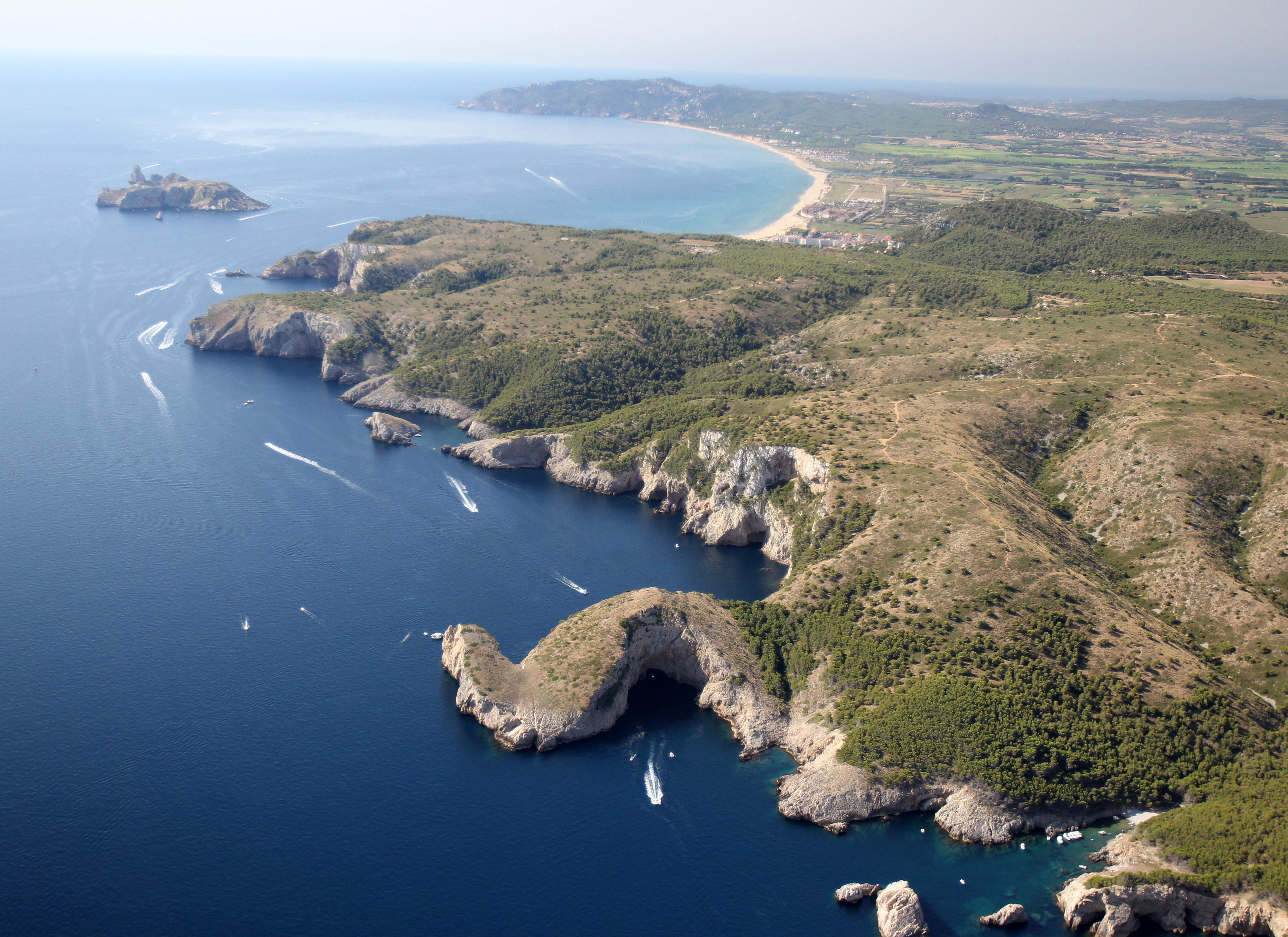 LEstartit: Boat Trip to the Medes Islands and the NP Caves - Customer Ratings