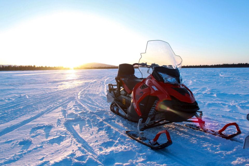 Levi: 3 Hour Snowmobile Safari Around Levi With Coffee Break - Snowmobile Driving Instructions