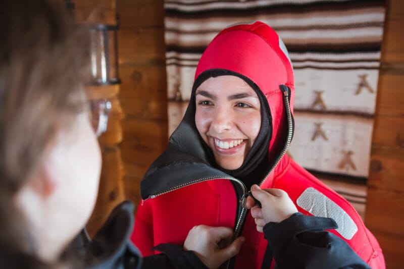 Levi: Ice Floating and Northern Lights Tour - Warming Up: Hot Drinks and Cozy Moments