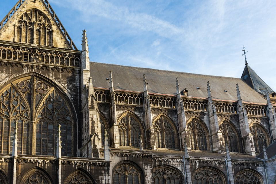 Liege: First Discovery Walk and Reading Walking Tour - Key Points