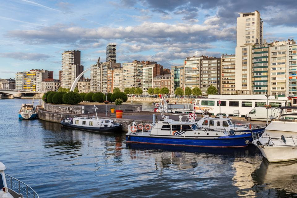 Liege: Self-Guided Highlights Scavenger Hunt & Walking Tour - Scavenger Hunt Details