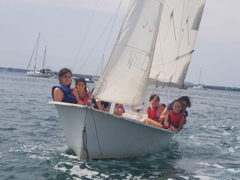 Light sailing experience with instructor - A Light Sailing Experience in Alcudia’s Crystal Waters