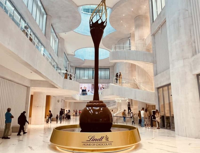 Lindt Home of Chocolate & Lake Zurich Boat tour - Exploring Zurich’s Old Town and Modern Landmarks