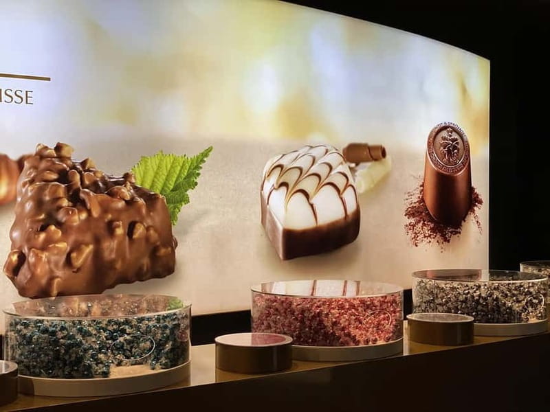 Lindt Home of Chocolate & Lake Zurich Boat tour - Visiting the Lindt Home of Chocolate: Sweet Moments & Interactive Fun