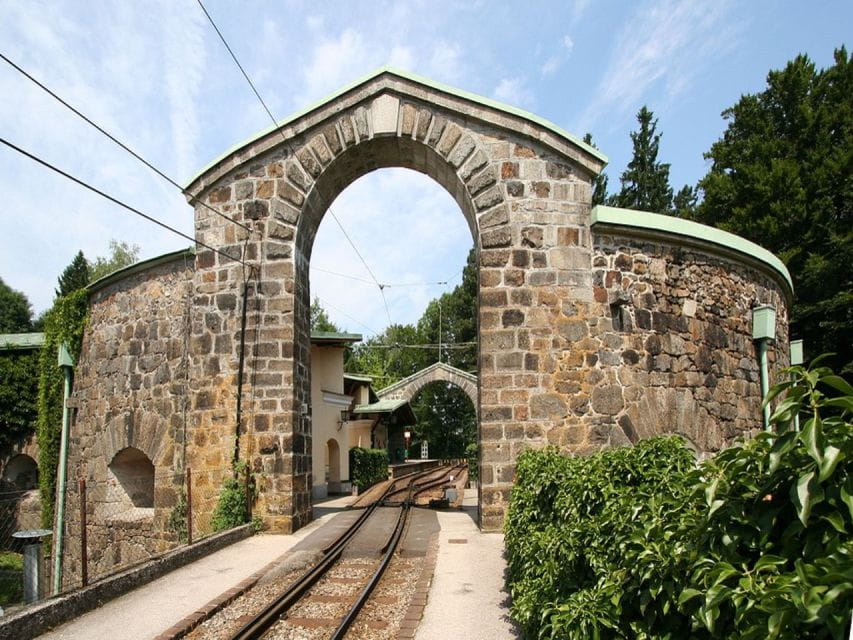 Linz: Pöstlingberg and Old Town Private Tour - Private Tour Experience