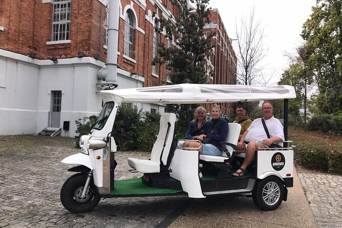 Lisbon 1h30 Tuk-Tuk Tour: The best way to visit the city - Deep Dive into the Stops and Experience