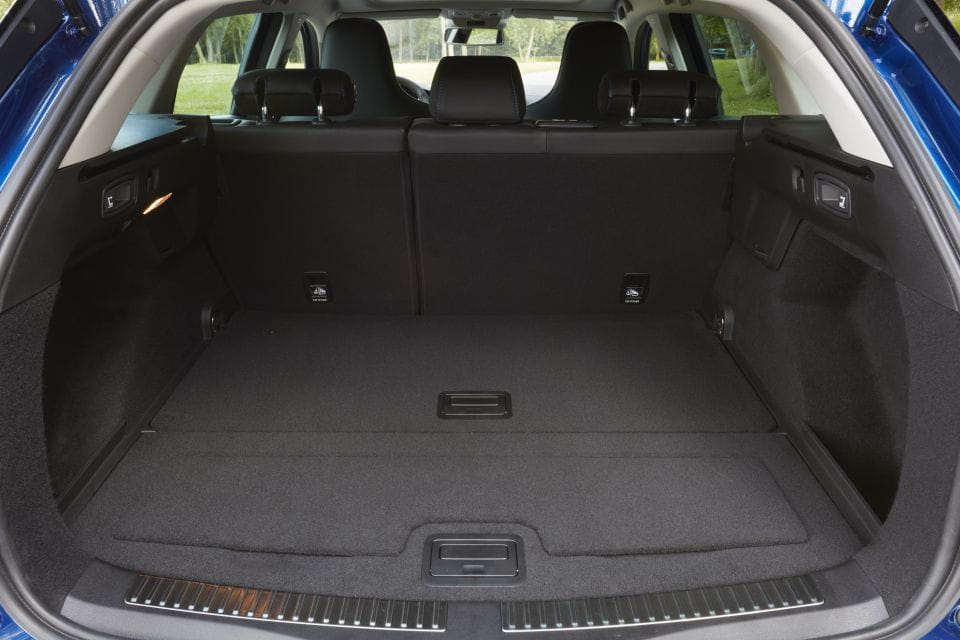 Lisbon Airport: Cascais/Estoril/Sintra Private Transfer - Transfer Prices and Duration