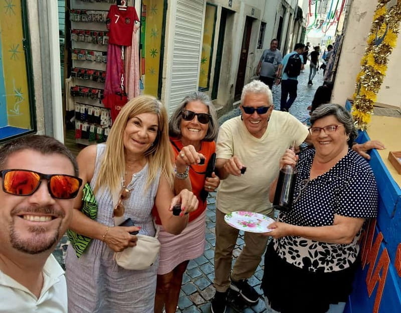 LISBON: Amazing Tuktuk tours with a local portuguese guide - Key Points / Takeaways