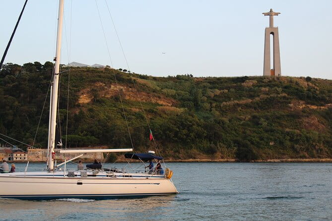 Lisbon boat tour with drinks - Why a Boat Tour is a Must-Do in Lisbon