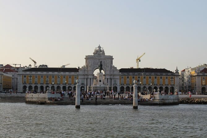 Lisbon boat tour with drinks - Who Should Skip It?