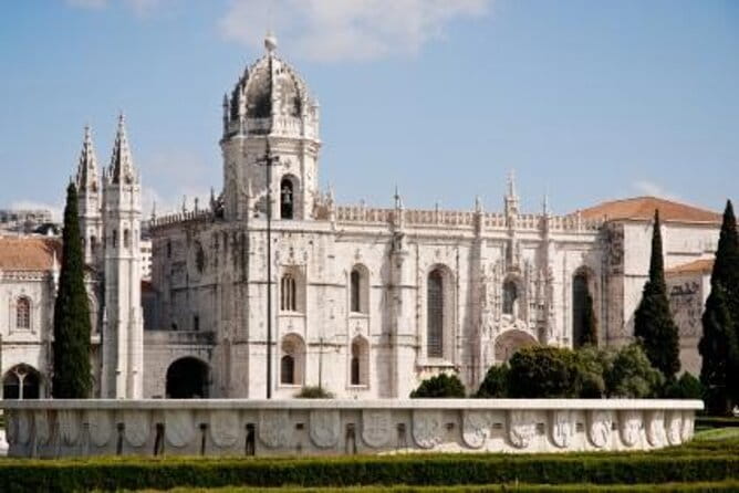 Lisbon City Tour Including Jeronimos Monastery and Tastings - Who is this tour best suited for?