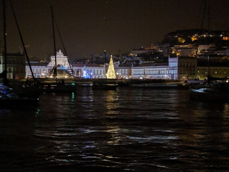 Lisbon: Dazzling New Year's Private Boat Tour (2h) - Key points / Takeaways
