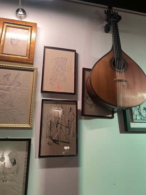 Lisbon: Fado Dinner Show with Traditional Portuguese Cuisine - Entering Lisbon’s Cultural Heart: The Experience Described