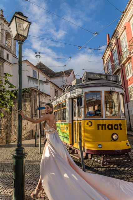 Lisbon: Flying Dress & Fashion Photoshoot at iconic places - Key Points / Takeaways