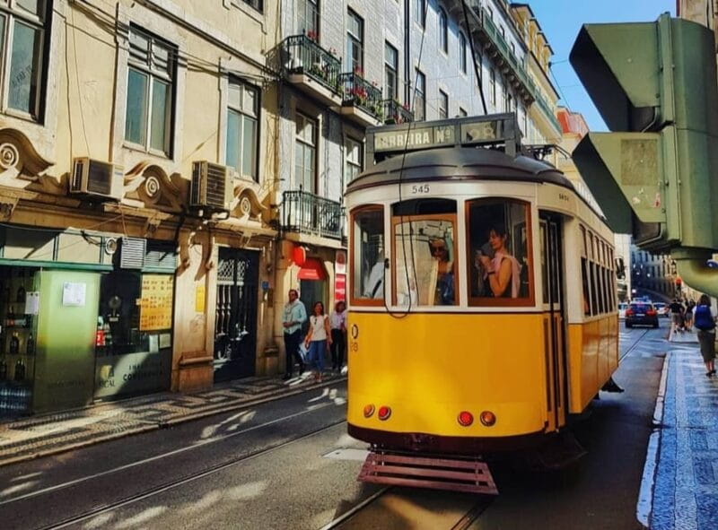 LISBON GRAND EXPERIENCE Tuktuk Tour in German - FAQ