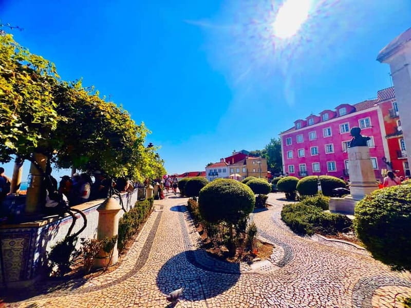 Lisbon: Guided Sightseeing Tour by Tuk Tuk - FAQ