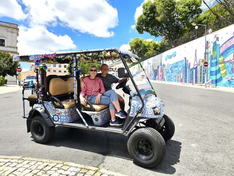 Lisbon: Guided Tuk-Tuk Tour Alfama and history - Detailed Breakdown of the Itinerary