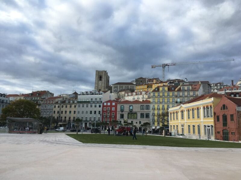 Lisbon: Hills, Alfama, and Mouraria Tour by Electric Bike - Key Points / Takeaways