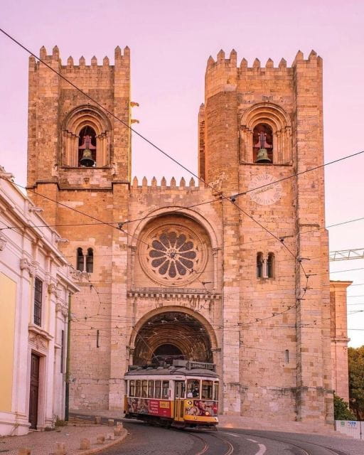 Lisbon: Historic City Tour by Tuk-Tuk - FAQ