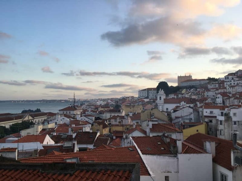 Lisbon Honda Pcx 125cc Rental from 4Hours-7 Days - Exploring Lisbon on Two Wheels