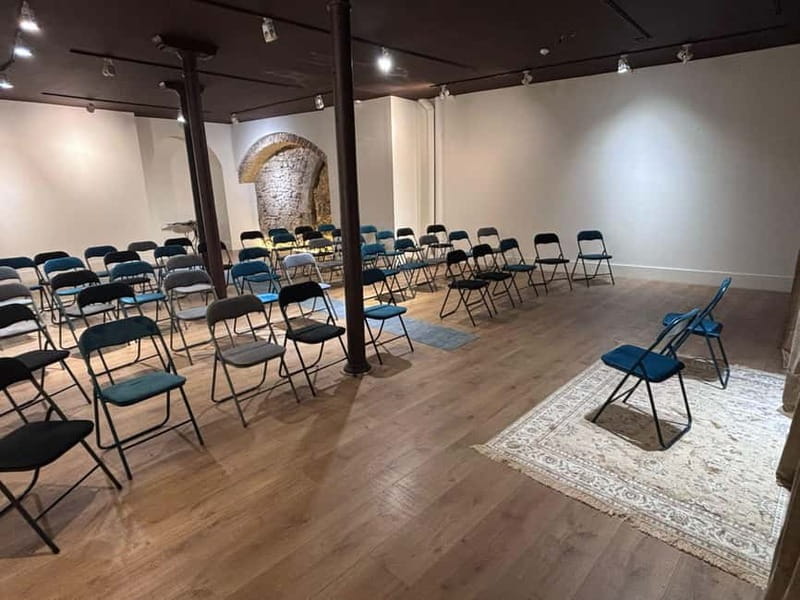 Lisbon: Live Fado Show in Historic Alfama with Port Wine - Entering the World of Fado: A Deep Dive