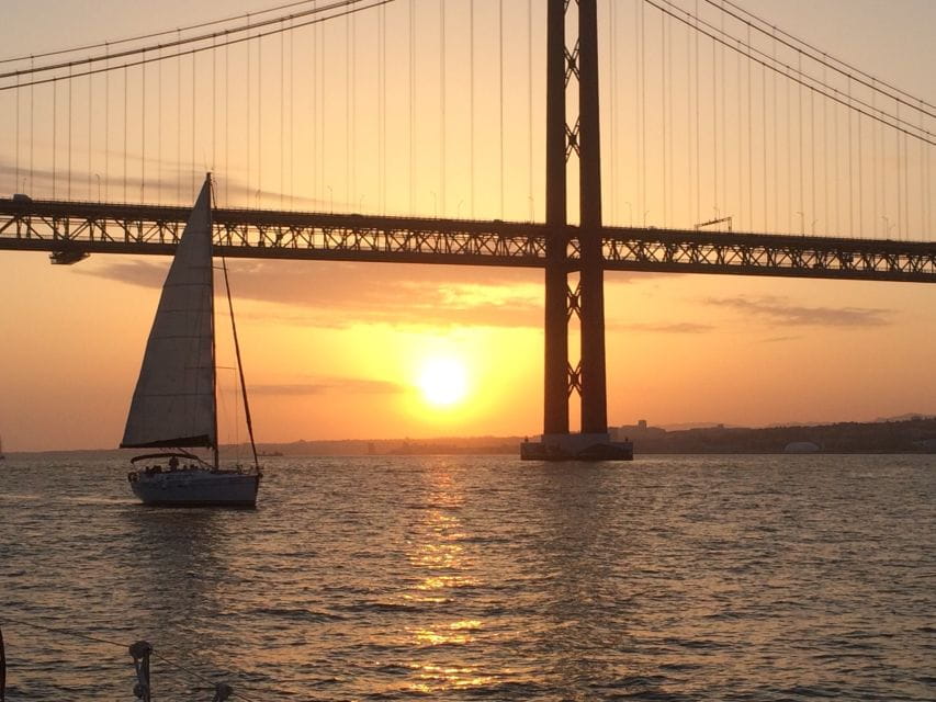Lisbon: Luxury Private Sailing Boat Cruise on River Tagus - Boat Cruise Highlights