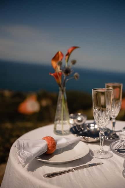Lisbon: Luxury Vintage Picnic Experience - Entering the World of Vintage Elegance