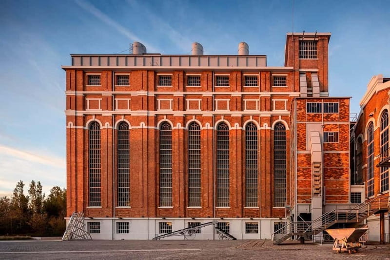 Lisbon: MAAT Gallery and MAAT Central Entry Tickets - Entrance and Location: A Scenic Waterfront Setting