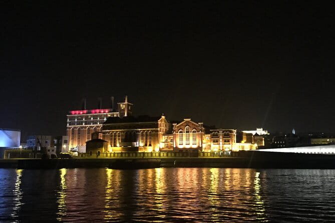 Lisbon Night Sailing Tour with a Drink- 2h Small Group Tour - Practical Considerations