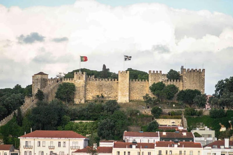 Lisbon: Old Soul of Lisbon Walking Tour - Visiting Igreja Santo António de Lisboa—Birthplace of the Saint