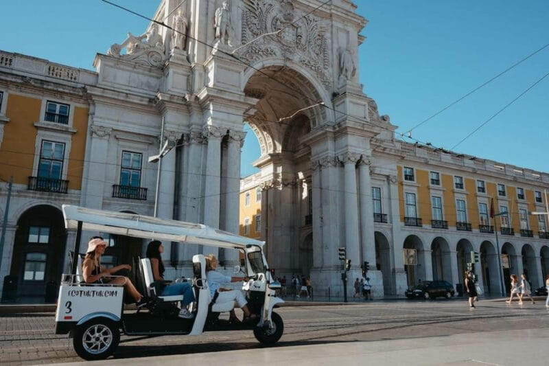 Lisbon: Private Christmas Lights Tour by Eco Tuk Tuk - What Makes the Guides Stand Out?