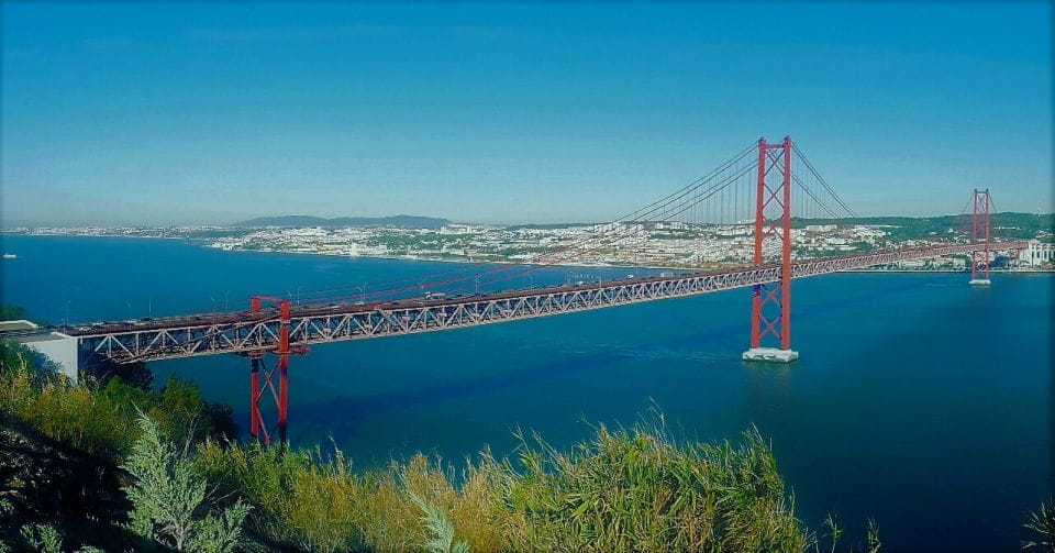 Lisbon: Private Luxury Coastline Tour - Sesimbra Visit