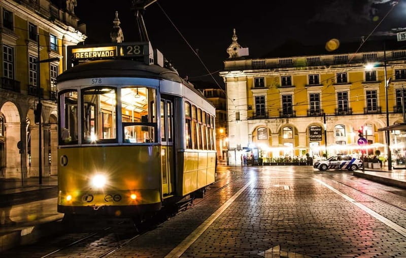 Lisbon: Private Night Tour with Fado Dinner Show - Exploring Lisbon’s Night Lights