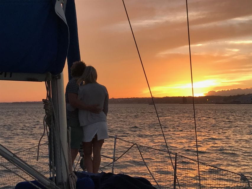 Lisbon: Private Sunset Sailing Tour With Champagne - Itinerary