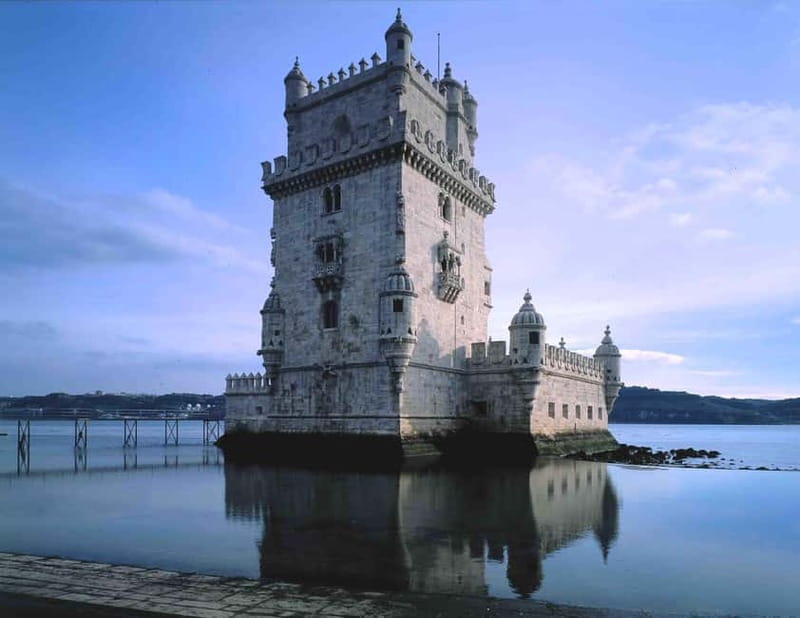 Lisbon: Private Tagus River Cruise with Drinks - Discover Lisbon from the Water: Private Tagus River Cruise with Drinks