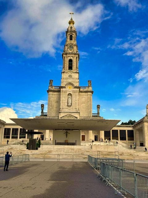 Lisbon: Private Transfer to Porto With Stops Until 3 Cities - Wheelchair Accessibility