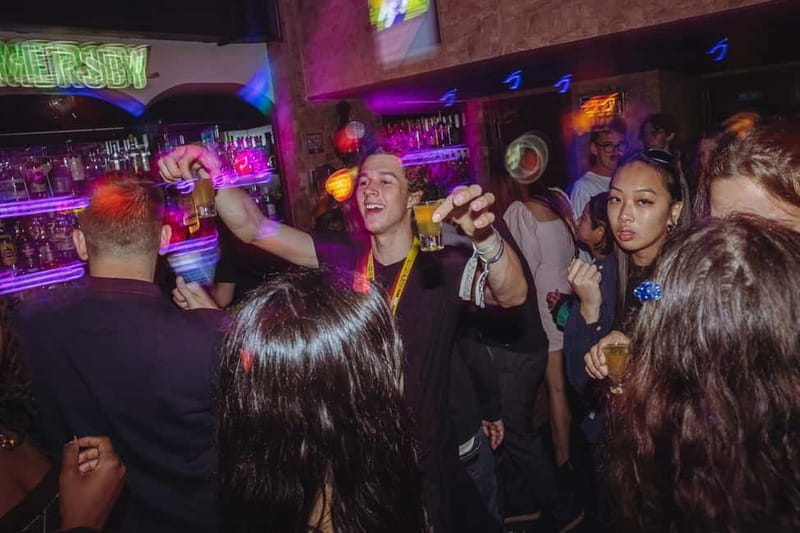 Lisbon Pub Crawl with Free Drinks - Pink Street and the Final Club