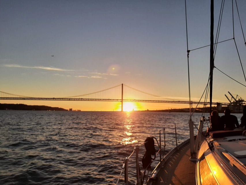 Lisbon: Relaxing City Skyline Sailboat Cruise - Key Points