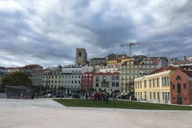 Lisbon: Rent a Scooter from 4h up to 7 days Honda Pcx - The Sum Up