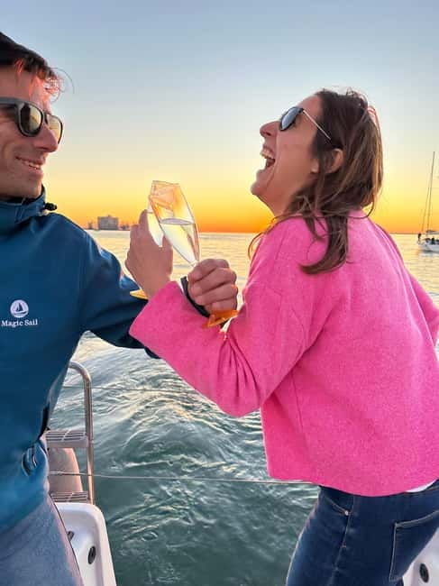 Lisbon: Romantic Cruise with Wine & Portuguese Tapas - Food, Drinks, and Overall Value