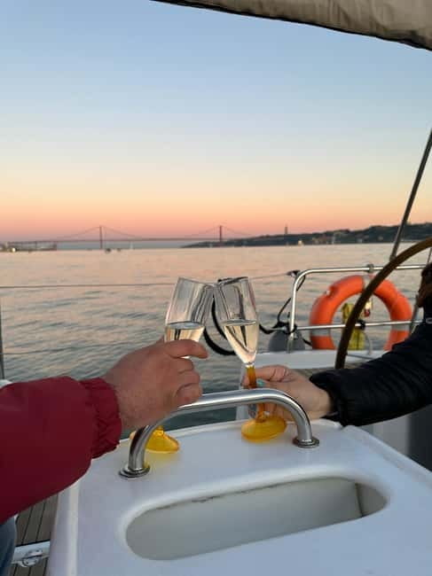 Lisbon: Romantic Cruise with Wine & Portuguese Tapas - Who Should Consider This Experience?