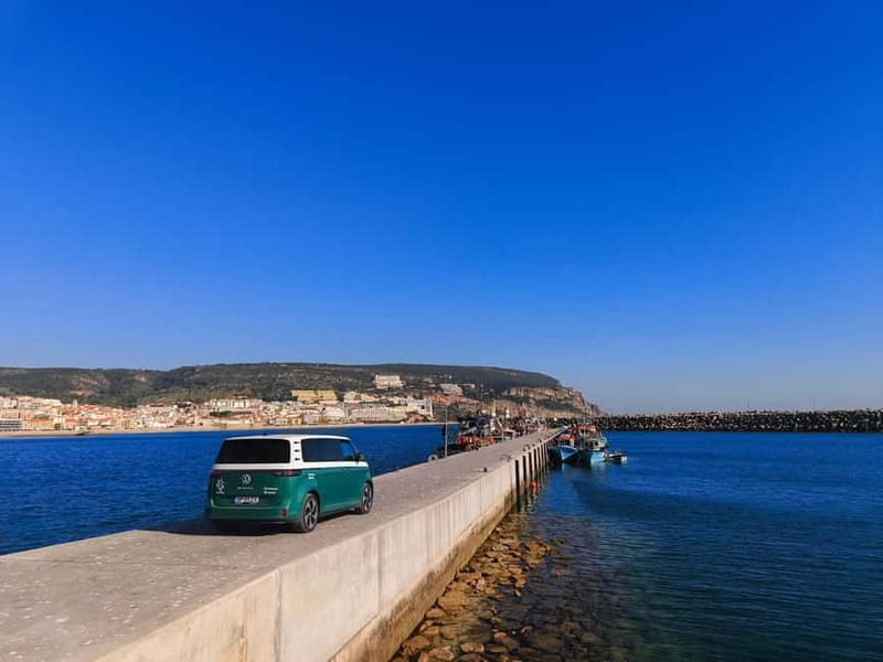 Lisbon: Sesimbra Stylish Electric ID.Buzz Tour with Lunch - Return Journey: Relaxing in Eco-Style