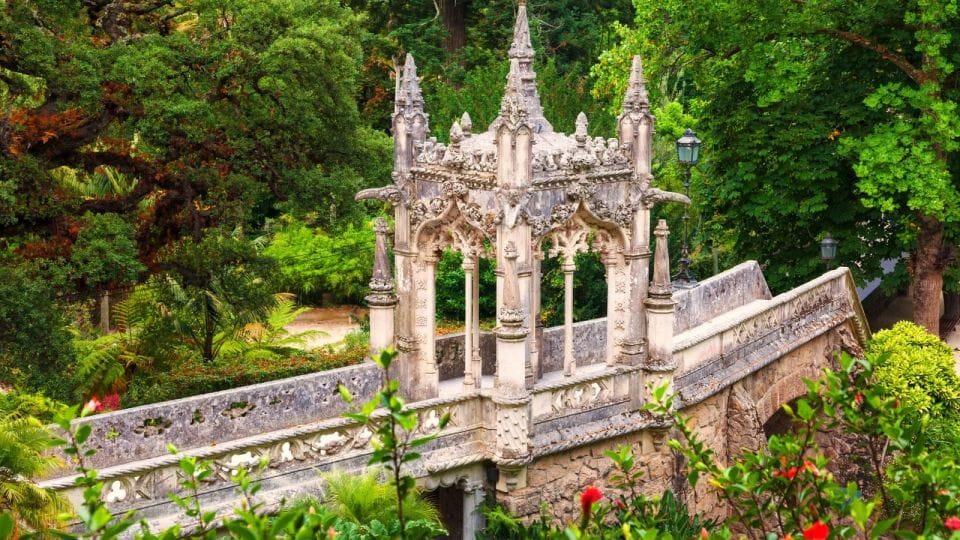 Lisbon: Sintra, Pena Palace, Roca & Cascais Guided Tour - Sintra National Palace