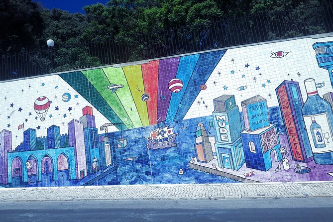 LISBON Street Art Tour - Neighborhood Exploration