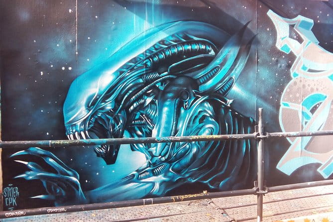 Lisbon Street Art Walk - Meeting Point and Transportation